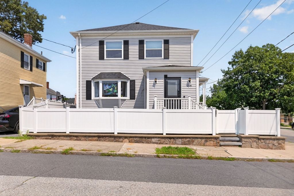 208 Hudson St, Fall River, MA 02720