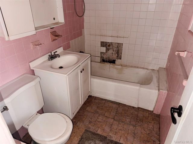 93 Vermont Avenue, West Babylon, NY 11704