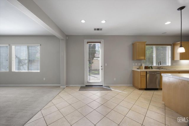10003 Titanium Street, Bakersfield, CA 93311