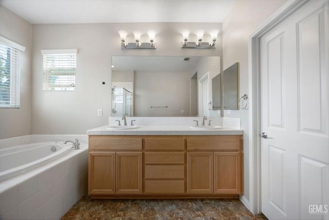 10003 Titanium Street, Bakersfield, CA 93311