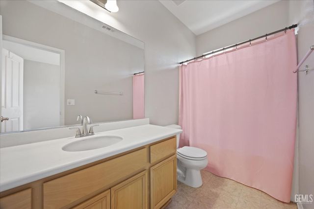 10003 Titanium Street, Bakersfield, CA 93311