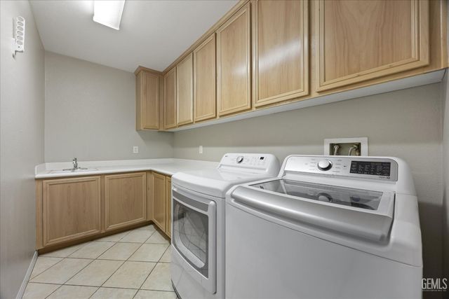 10003 Titanium Street, Bakersfield, CA 93311