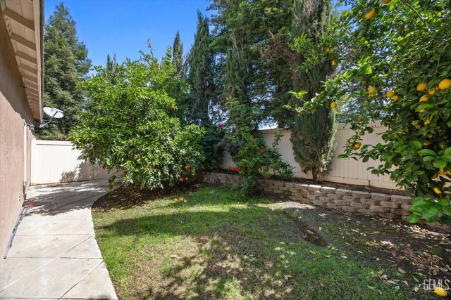 10003 Titanium Street, Bakersfield, CA 93311