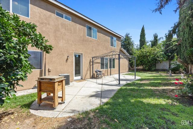 10003 Titanium Street, Bakersfield, CA 93311