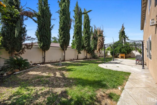 10003 Titanium Street, Bakersfield, CA 93311