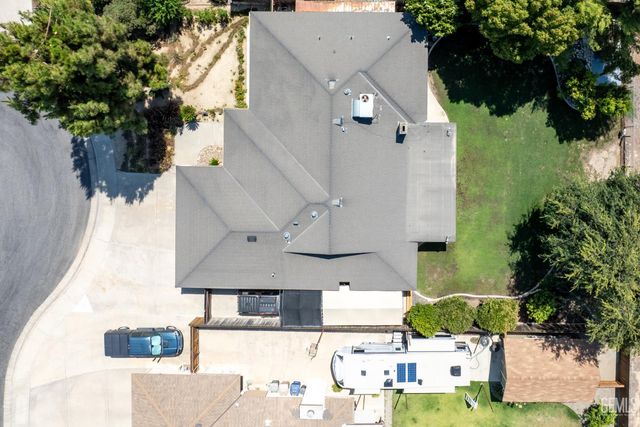 13301 Birkenfeld Avenue, Bakersfield, CA 93314