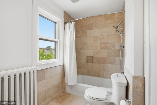1665 Victoria Street N, Saint Paul, MN 55117