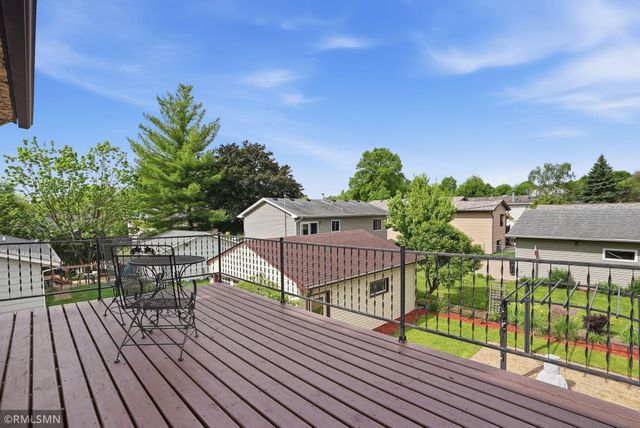 1665 Victoria Street N, Saint Paul, MN 55117