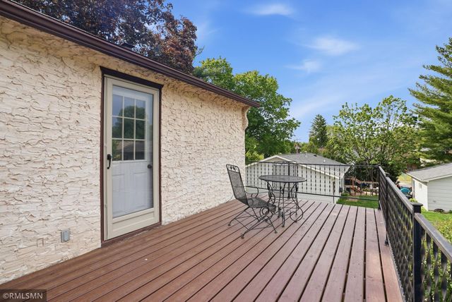 1665 Victoria Street N, Saint Paul, MN 55117