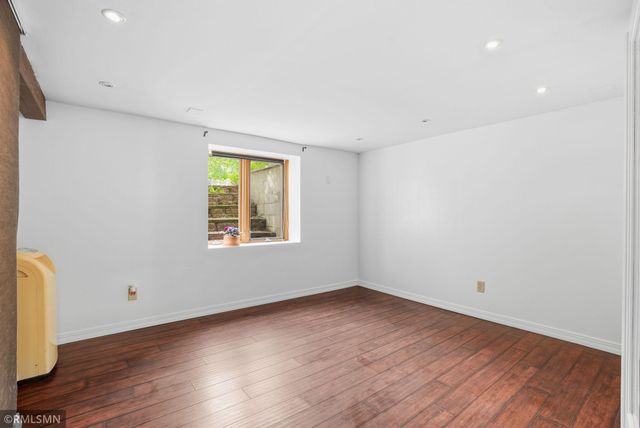 1665 Victoria Street N, Saint Paul, MN 55117