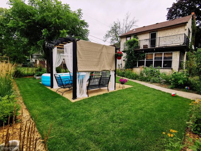 1665 Victoria Street N, Saint Paul, MN 55117