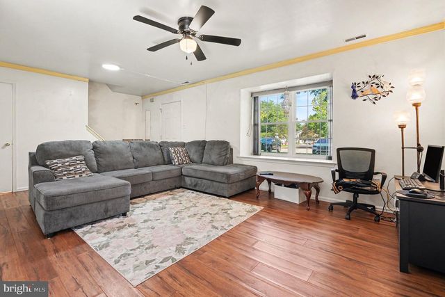 36 HUNT DR, Horsham, PA 19044