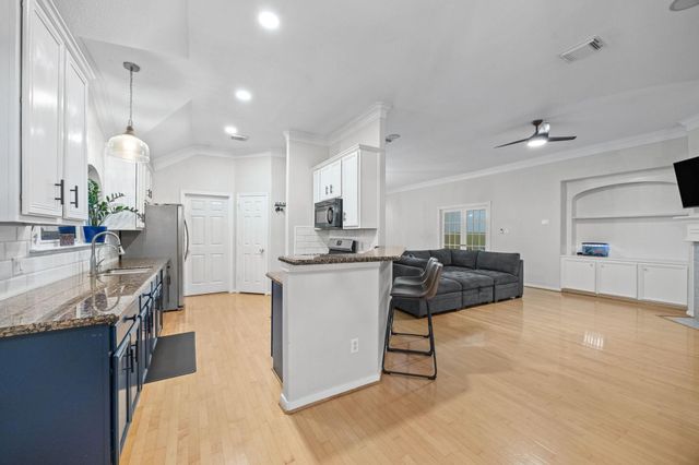 11014 Creekline Glen Ct, Cypress, TX 77429