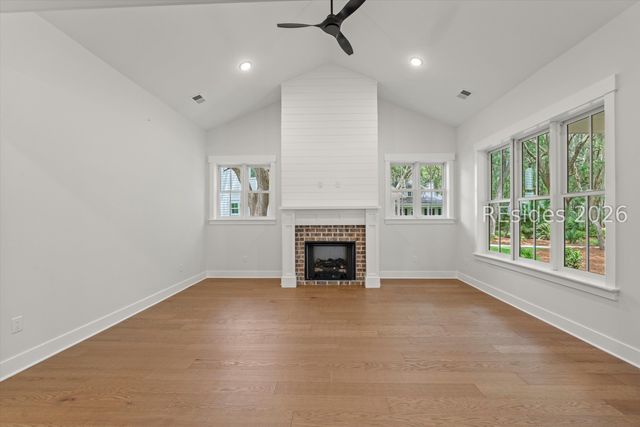 23 Millers Pond Dr, Beaufort, SC 29907