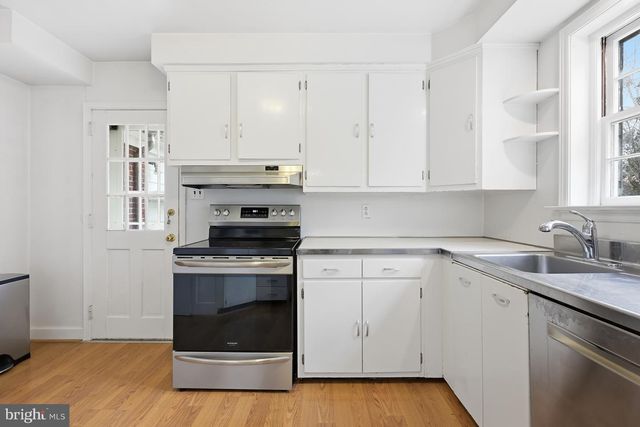 110 ALAPOCAS DR, Wilmington, DE 19803