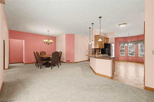 10304 Honeysuckle Lane, Broadview Heights, OH 44147