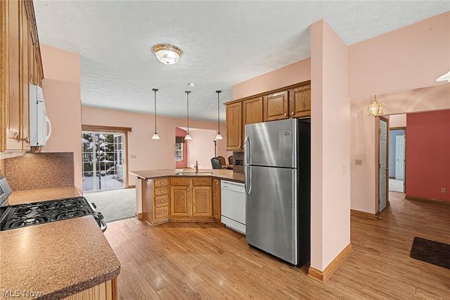 10304 Honeysuckle Lane, Broadview Heights, OH 44147