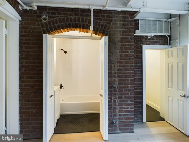 38 S 3RD ST, Philadelphia, PA 19106