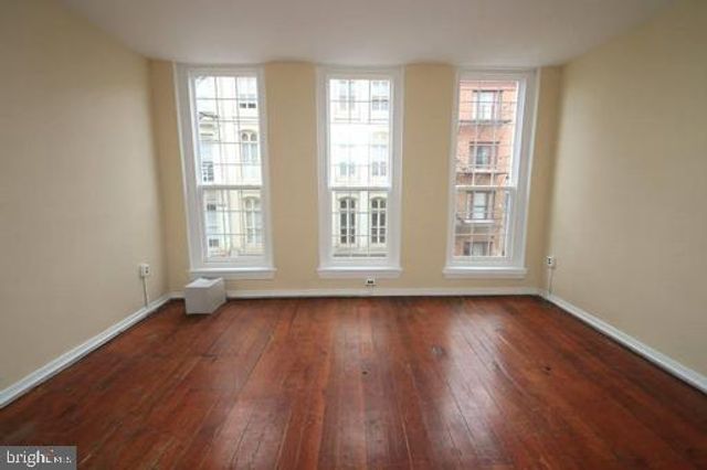 38 S 3RD ST, Philadelphia, PA 19106