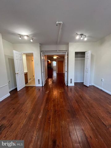 38 S 3RD ST, Philadelphia, PA 19106