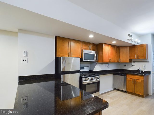 38 S 3RD ST, Philadelphia, PA 19106