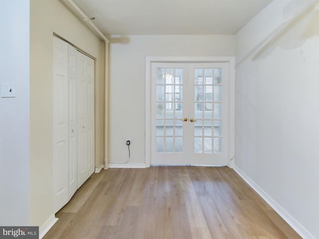 38 S 3RD ST, Philadelphia, PA 19106