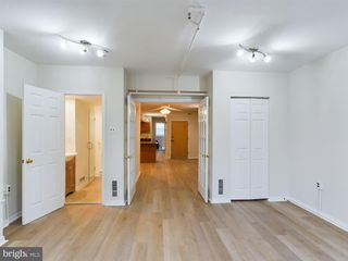 38 S 3RD ST, Philadelphia, PA 19106