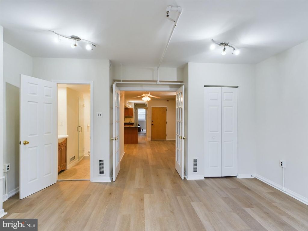 38 S 3RD ST, Philadelphia, PA 19106