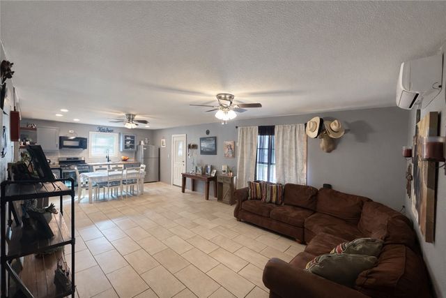 1010 Clay Circle, Somerville, TX 77879