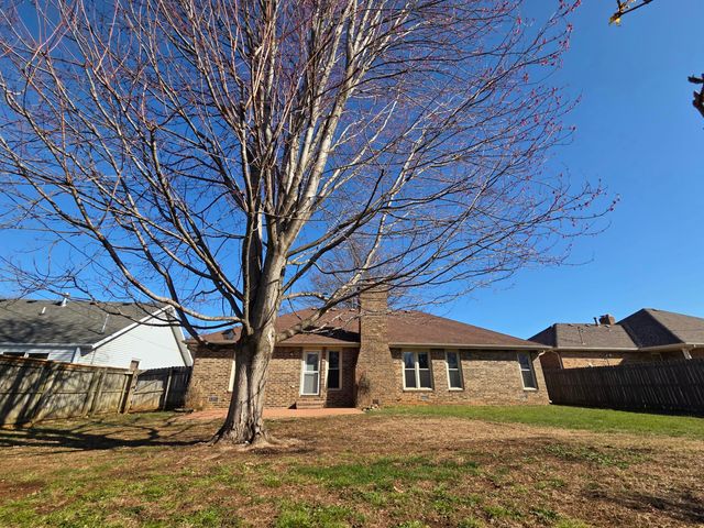 618 W Greenwood Street, Springfield, MO 65807