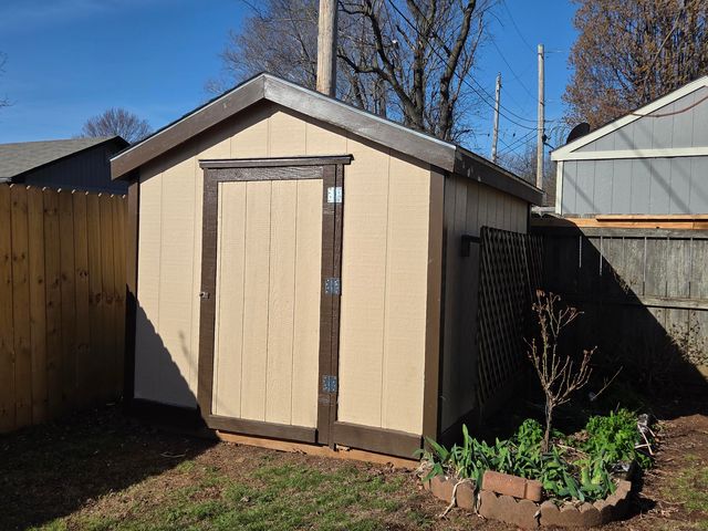 618 W Greenwood Street, Springfield, MO 65807