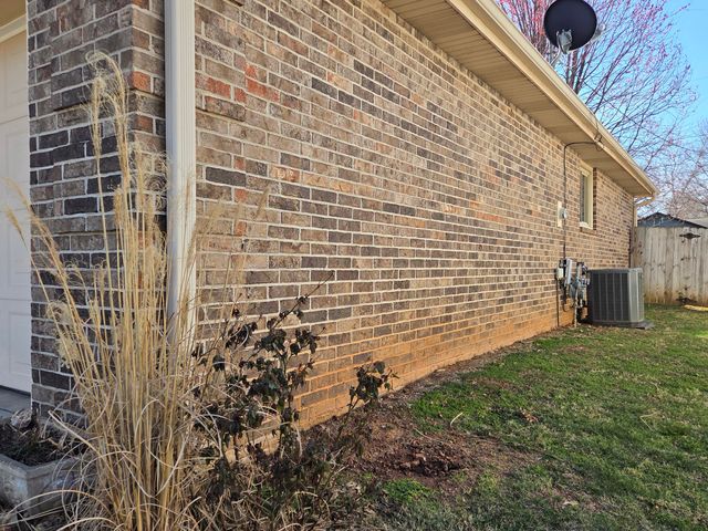 618 W Greenwood Street, Springfield, MO 65807