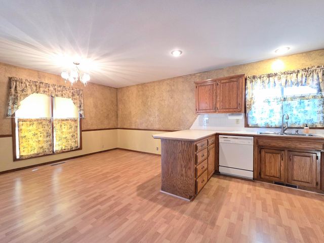 618 W Greenwood Street, Springfield, MO 65807