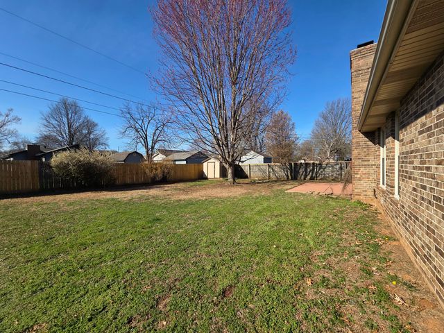 618 W Greenwood Street, Springfield, MO 65807