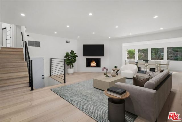 4810 Rosa Road, Woodland Hills, CA 91364