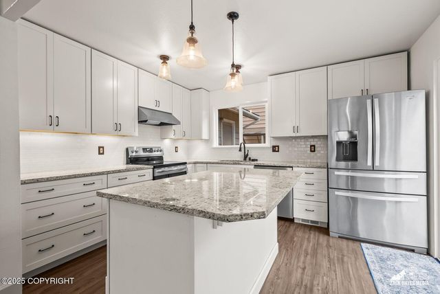 3211 Amber Bay Loop, Anchorage, AK 99515