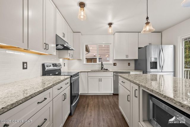 3211 Amber Bay Loop, Anchorage, AK 99515