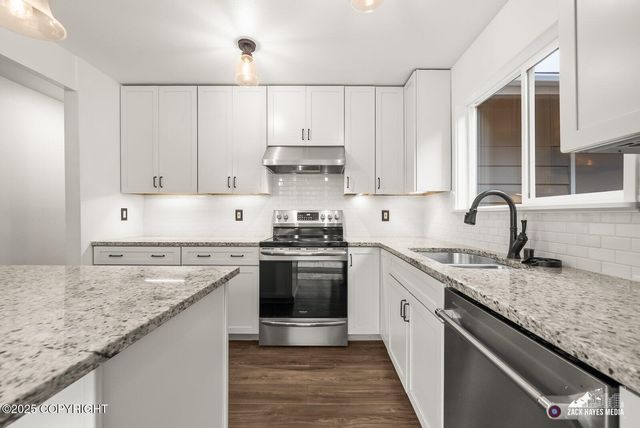 3211 Amber Bay Loop, Anchorage, AK 99515