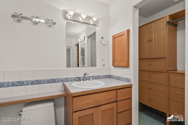 3211 Amber Bay Loop, Anchorage, AK 99515