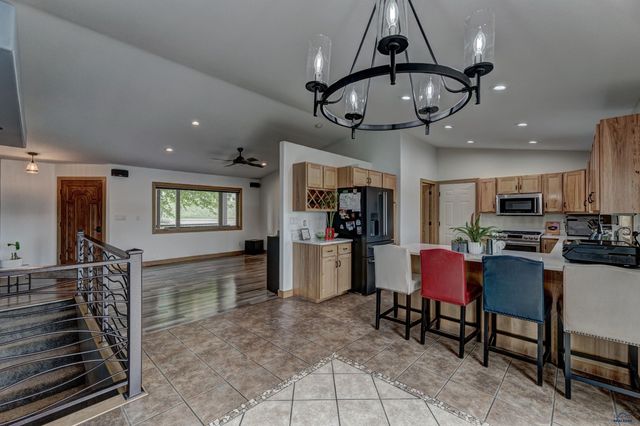 2635 BLACK SADDLE RD, Rapid City, SD 57703