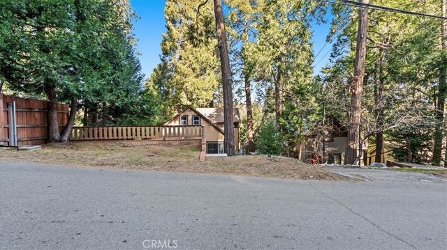 23698 Scenic Drive, Crestline, CA 92325