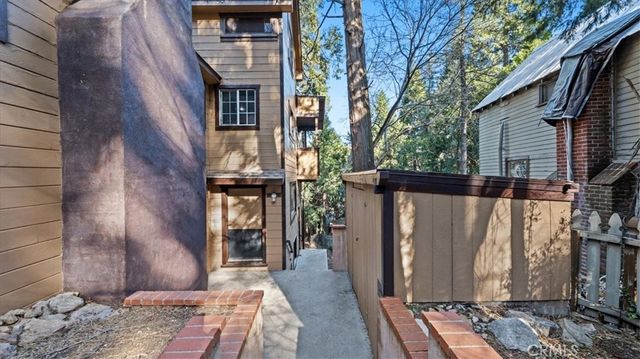 23698 Scenic Drive, Crestline, CA 92325