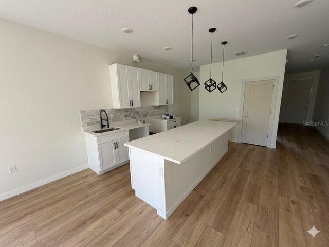 601 W MILLER STREET, Orlando, FL 32805