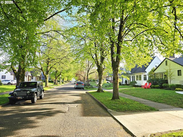 7425 N CHASE Ave, Portland, OR 97217