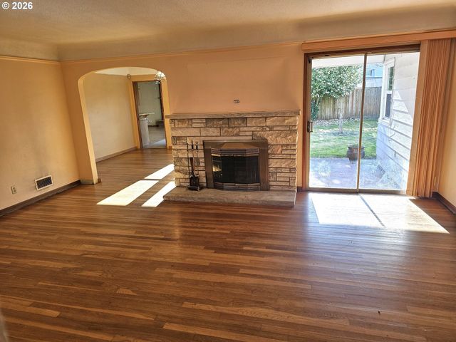 7425 N CHASE Ave, Portland, OR 97217