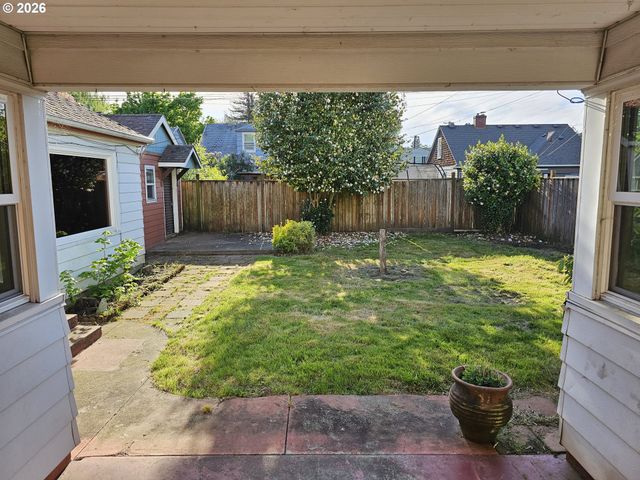 7425 N CHASE Ave, Portland, OR 97217