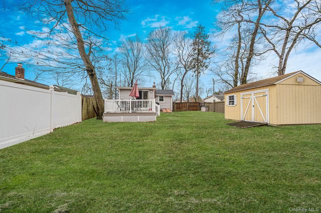 16 Rexmere Avenue, Farmingville, NY 11738