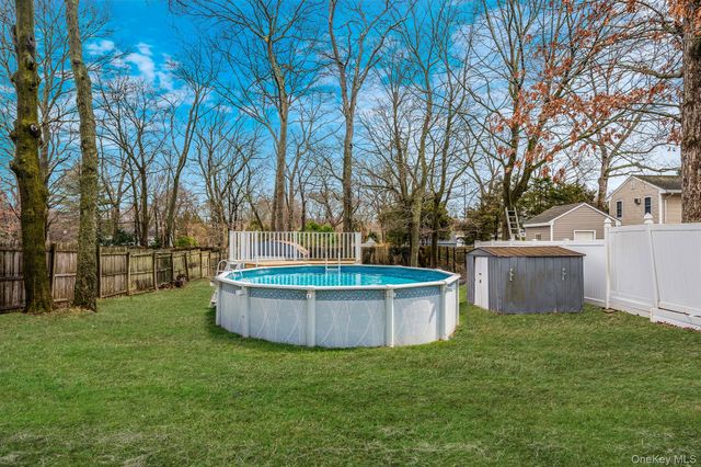 16 Rexmere Avenue, Farmingville, NY 11738