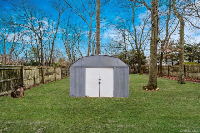 16 Rexmere Avenue, Farmingville, NY 11738