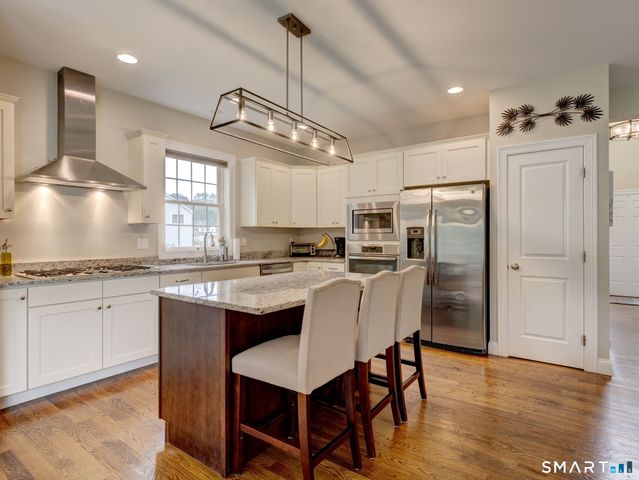 33 Hunters Lane, Southington, CT 06479